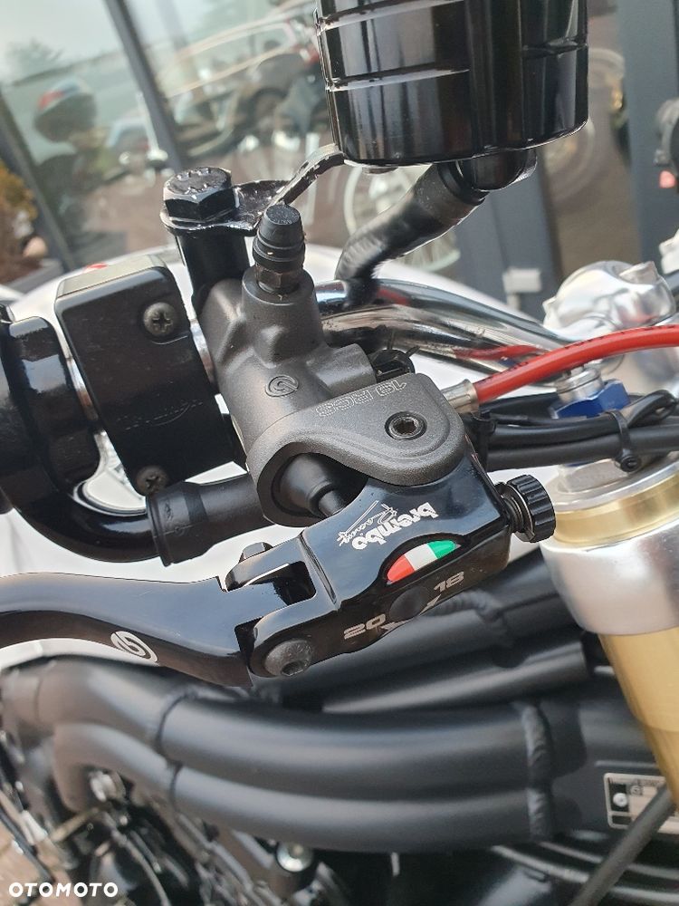 Triumph Speed Triple - 32