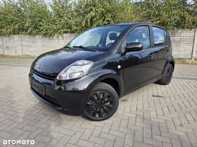 Daihatsu Sirion - 5