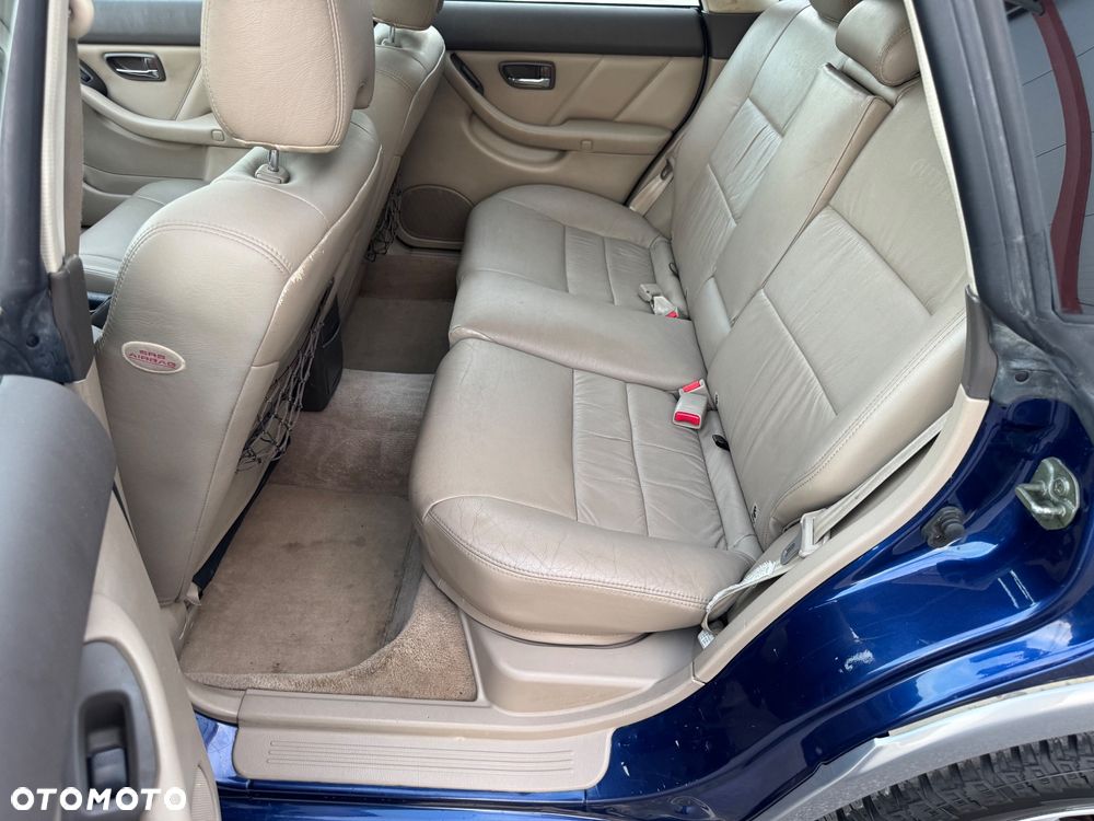Subaru Outback 3.0 H6 - 16