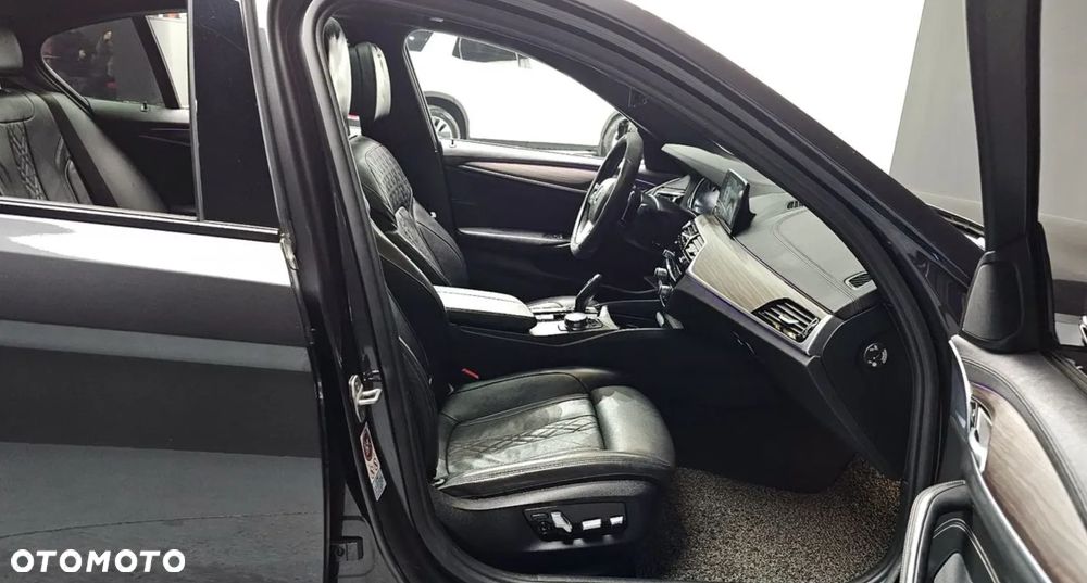BMW Seria 5 530i Luxury Line - 7