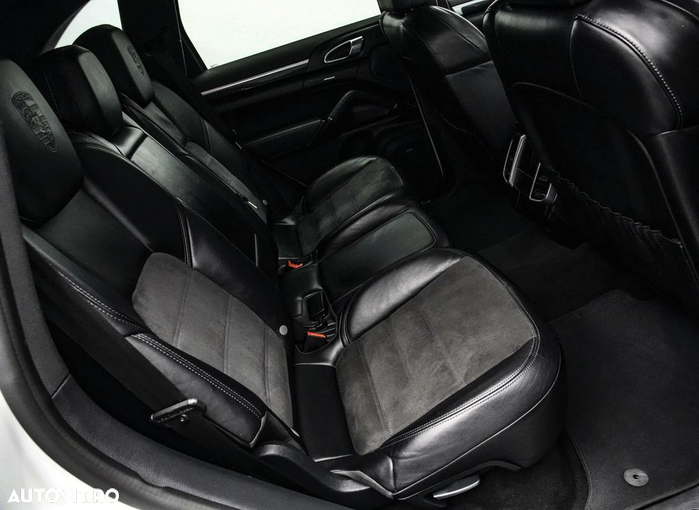 Porsche Cayenne - 17