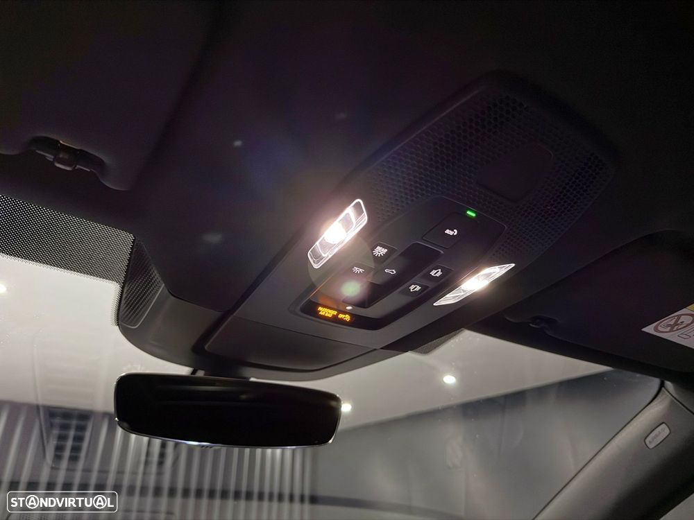 Porsche Macan Electric 4 - 38