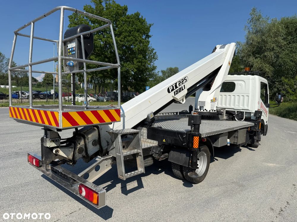 Nissan Cabster N400 - 3