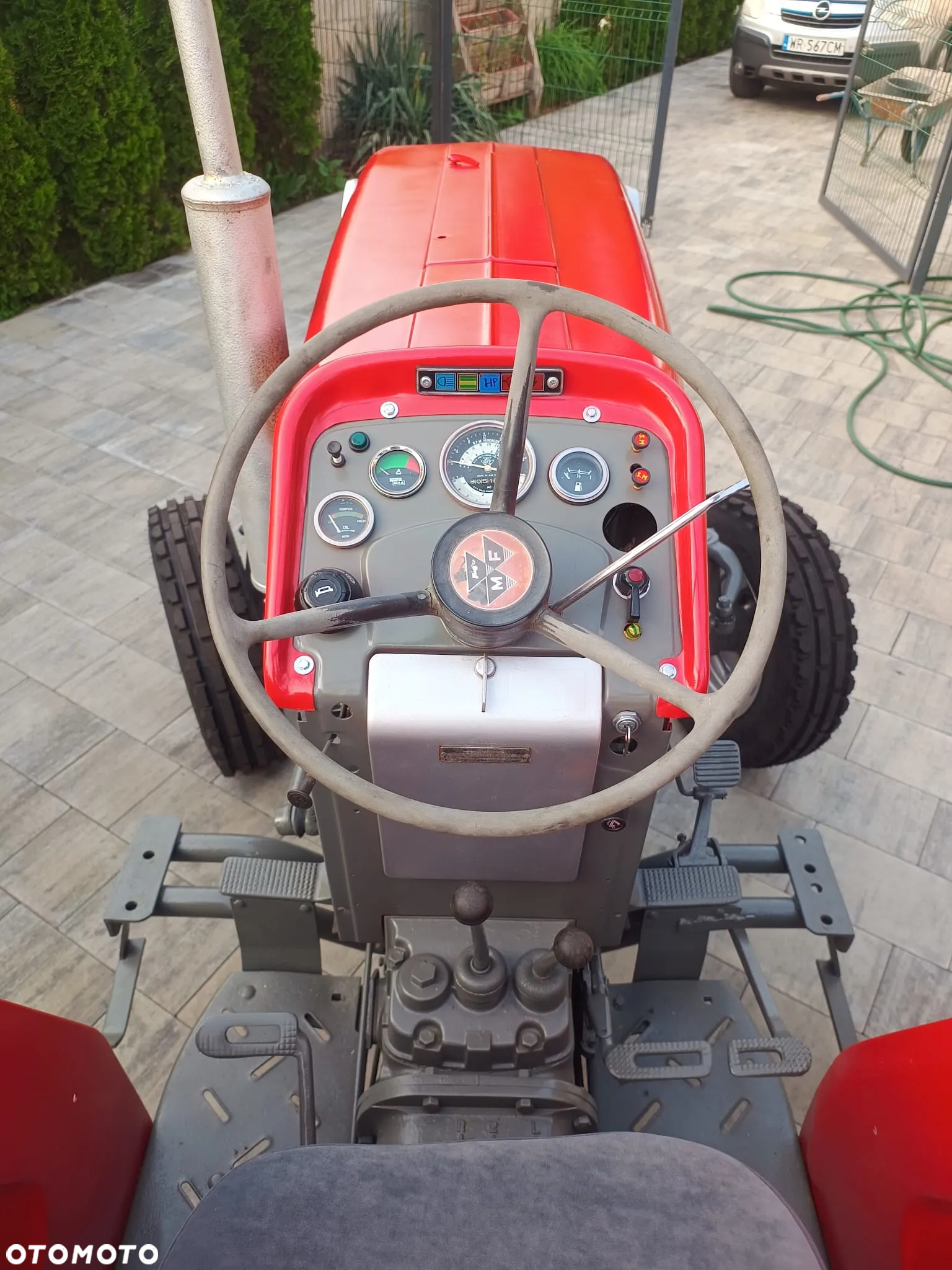 Massey Ferguson - 9