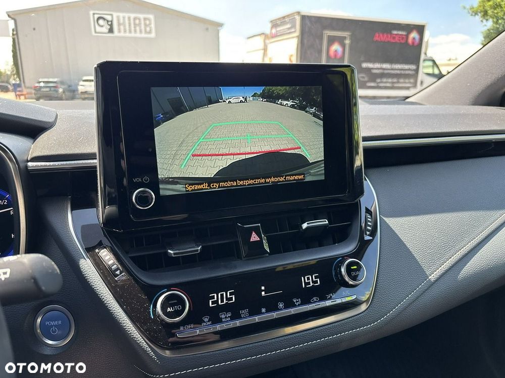 Toyota Corolla 2.0 Hybrid Comfort - 24