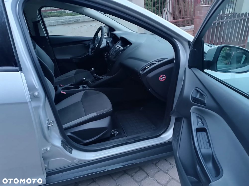 Ford Focus 1.6 Ambiente Start - 6