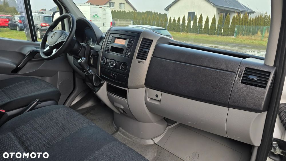 Mercedes-Benz Sprinter - 12