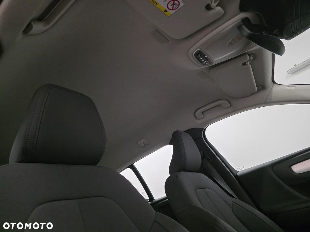 Volvo XC 40 D3 SCR R-Design - 27