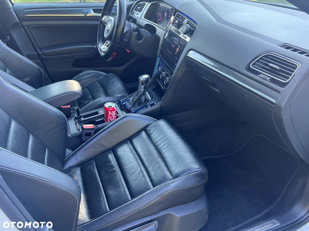 Volkswagen Golf - 11