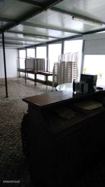 Aluga-se espaço para arrumos - Grande imagem: 2/3