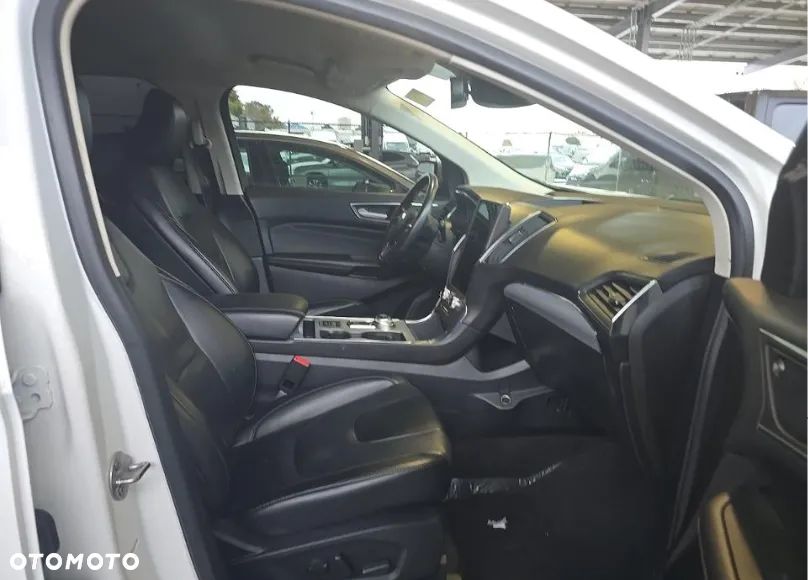Ford Edge - 9