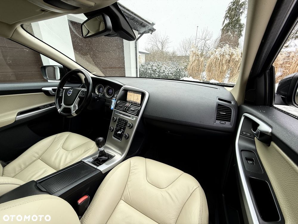 Volvo XC 60 DRIVe Momentum - 23