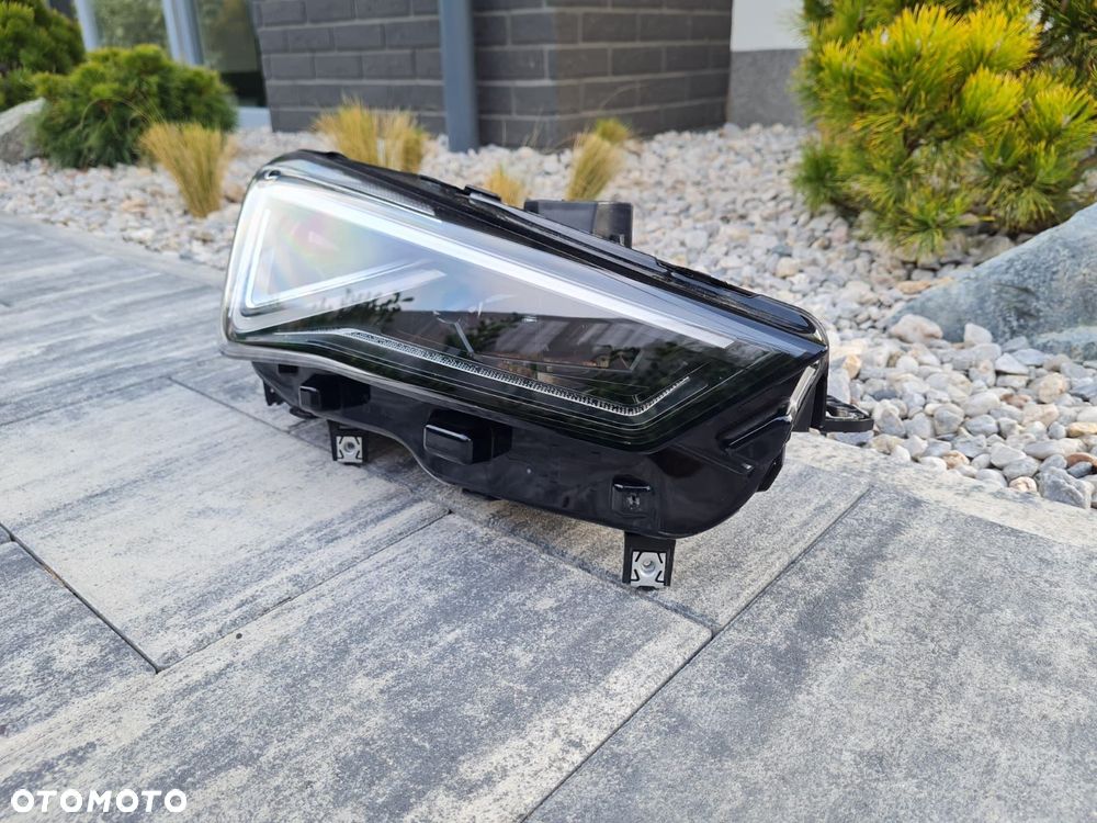 seat cupra leon iv formentor lampa prawa przód full led matrix black 5fb941036b - 5