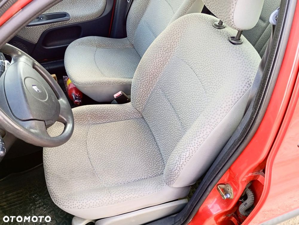 Renault Clio - 7