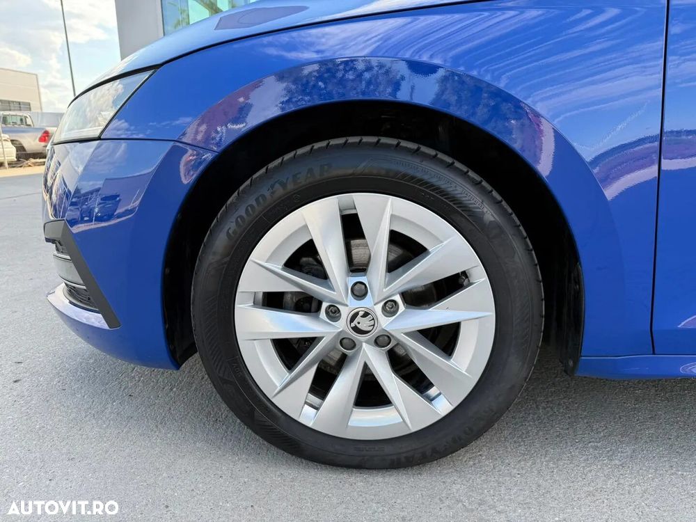 Skoda Octavia 2.0 TDI DSG Style - 11