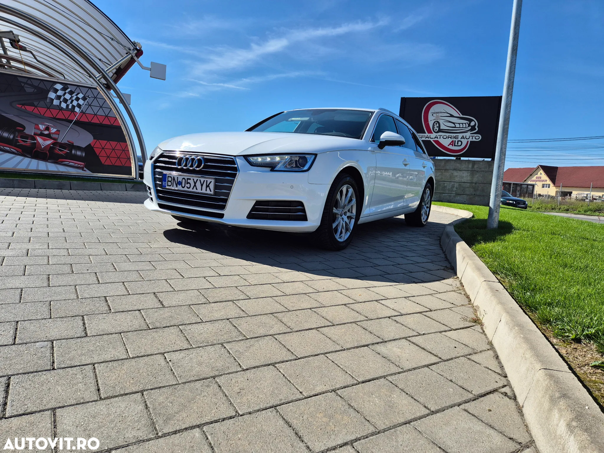 Audi A4 2.0 TDI ultra S tronic Sport - 2