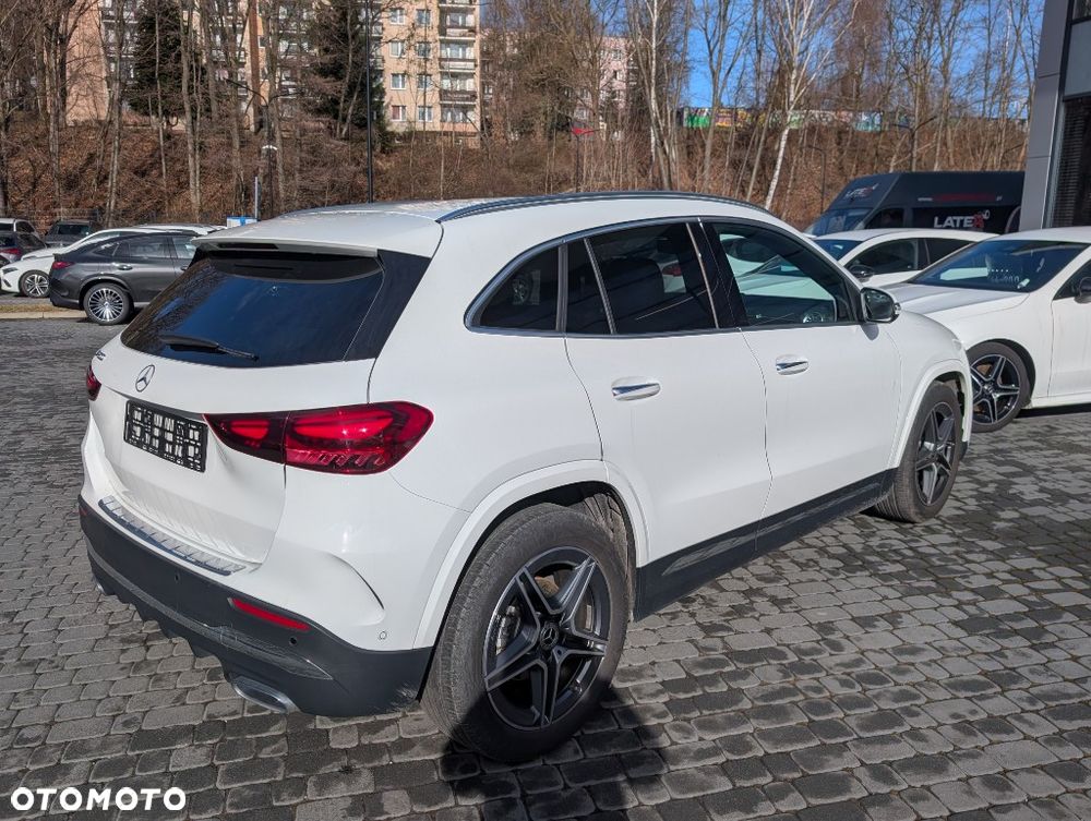 Mercedes-Benz GLA 200 AMG Line - 6