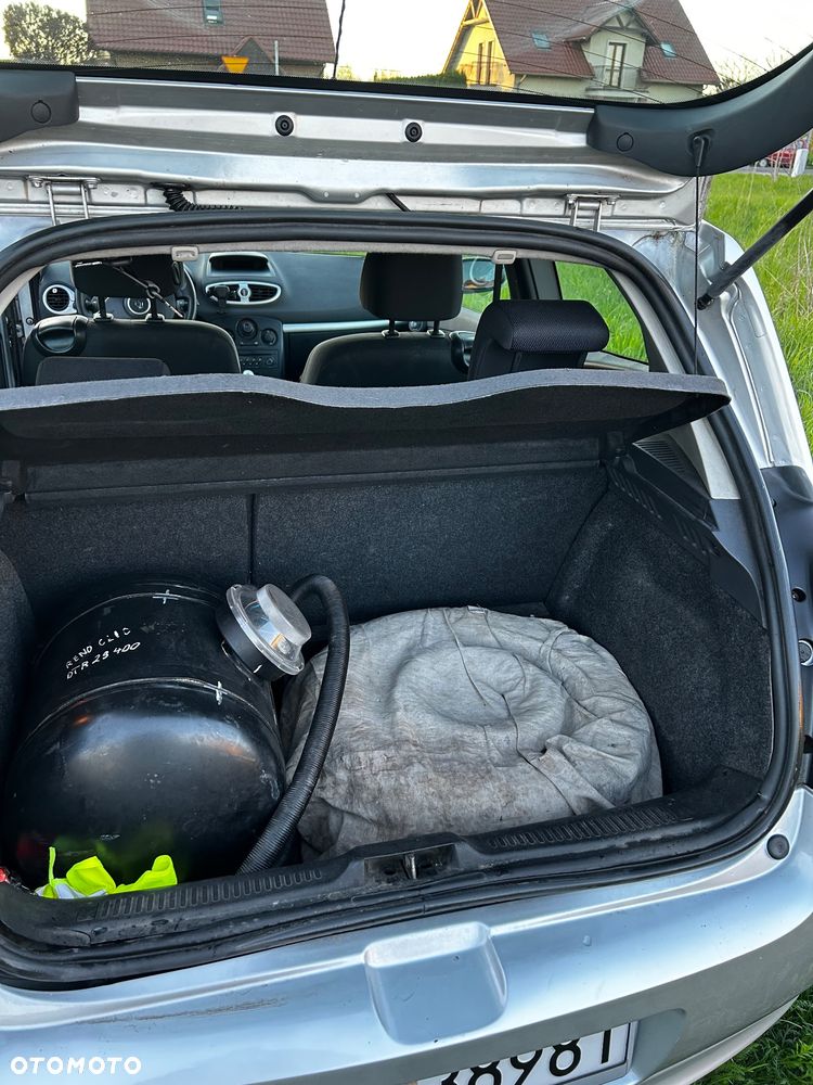 Renault Clio - 8