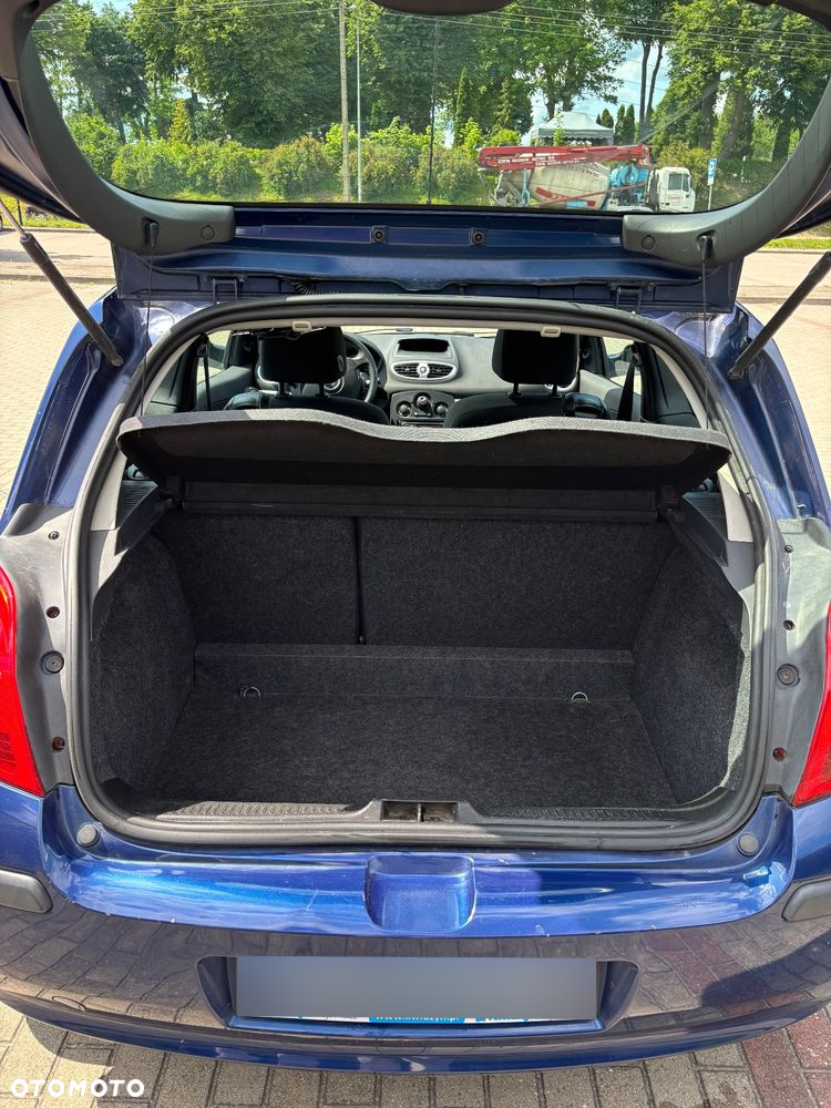 Renault Clio 1.6 16V Expression - 11