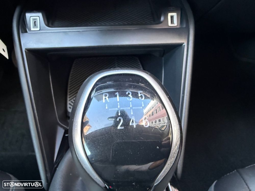 Citroën C4 1.2 PureTech Feel - 27