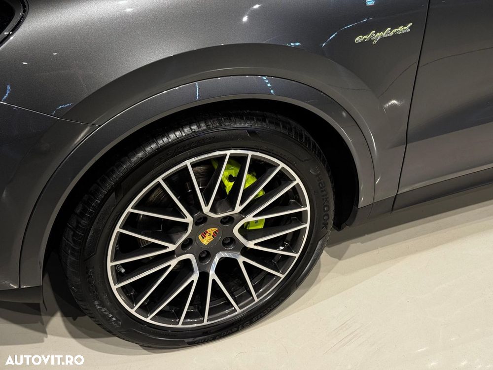 Porsche Cayenne - 10