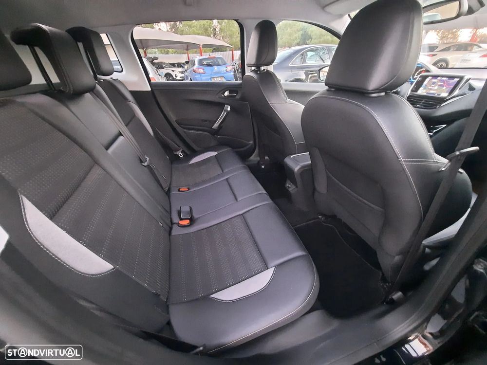 Peugeot 2008 1.6 BlueHDi Allure - 44
