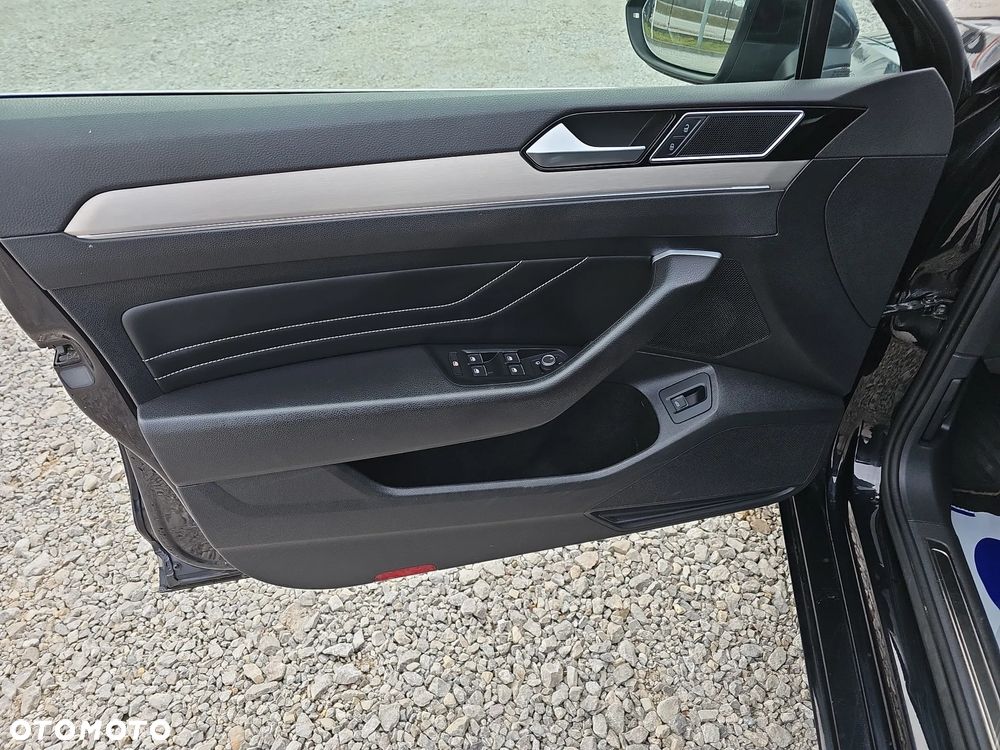 Volkswagen Passat 2.0 TDI 4Mot Elegance DSG - 25