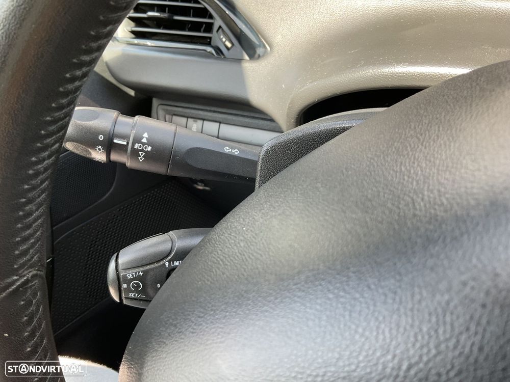 Peugeot 208 1.2 PureTech Active - 19
