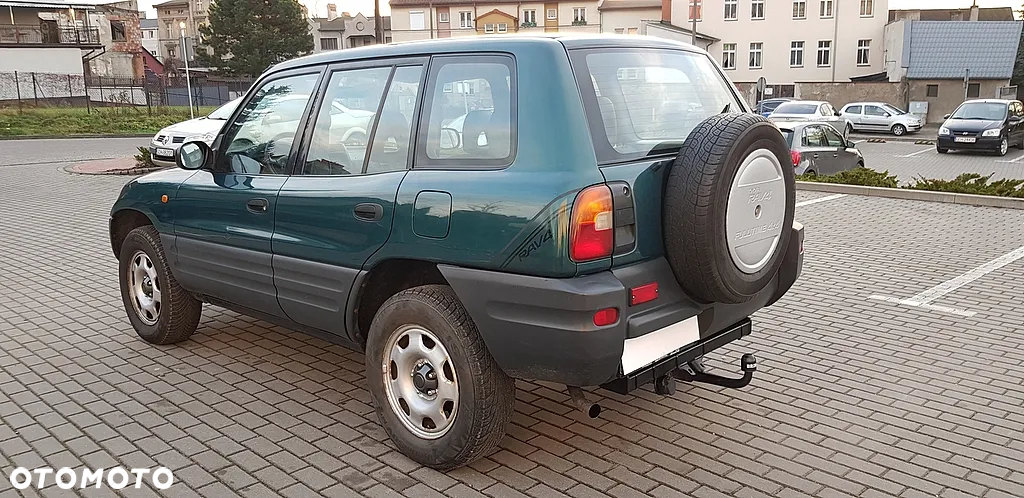 Toyota RAV4 2.0 - 7
