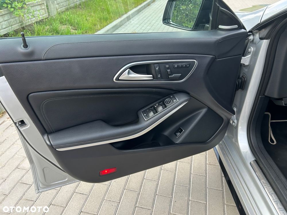 Mercedes-Benz CLA 45 AMG 4Matic 7G-DCT - 11