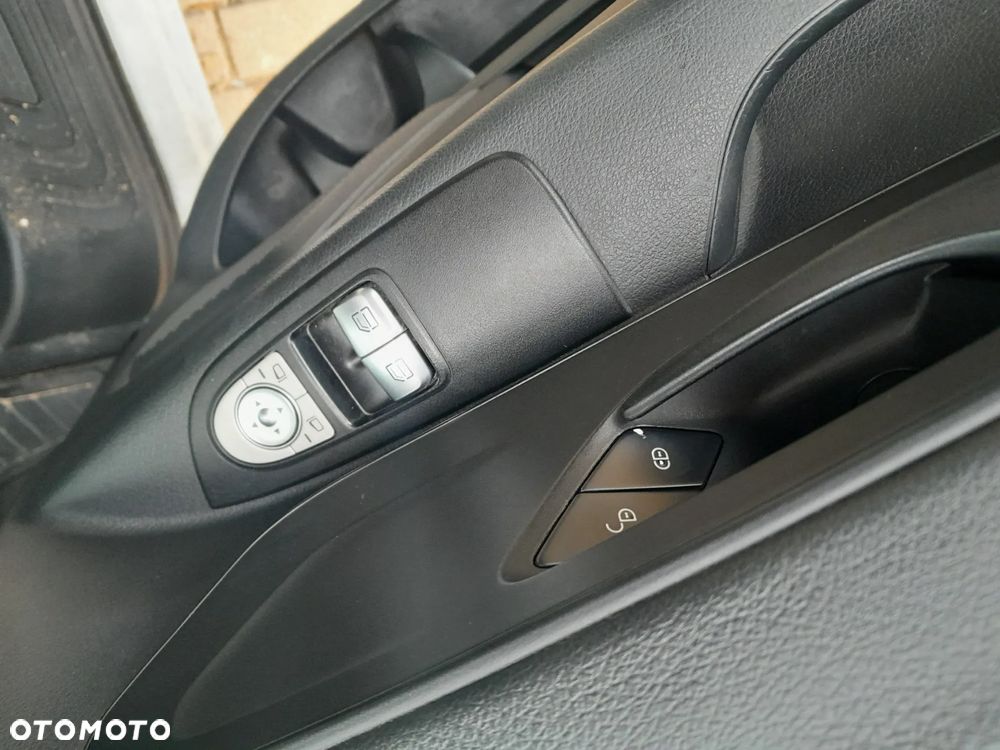 Mercedes-Benz VITO - 9