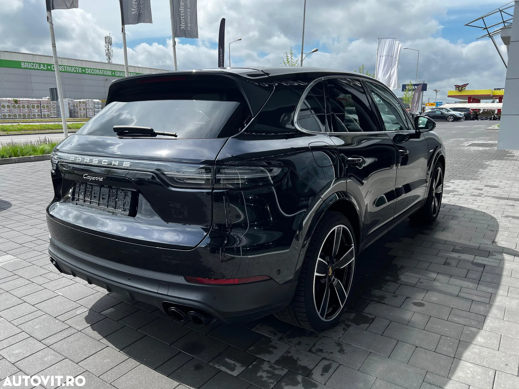 Porsche Cayenne - 4