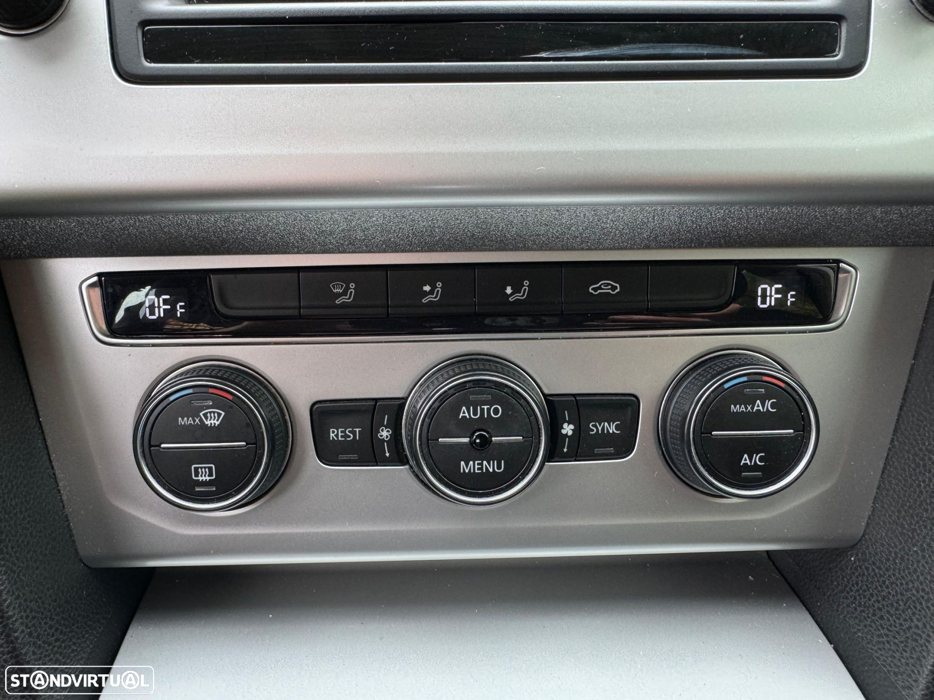 VW Passat 1.6 TDI Business DSG - 36