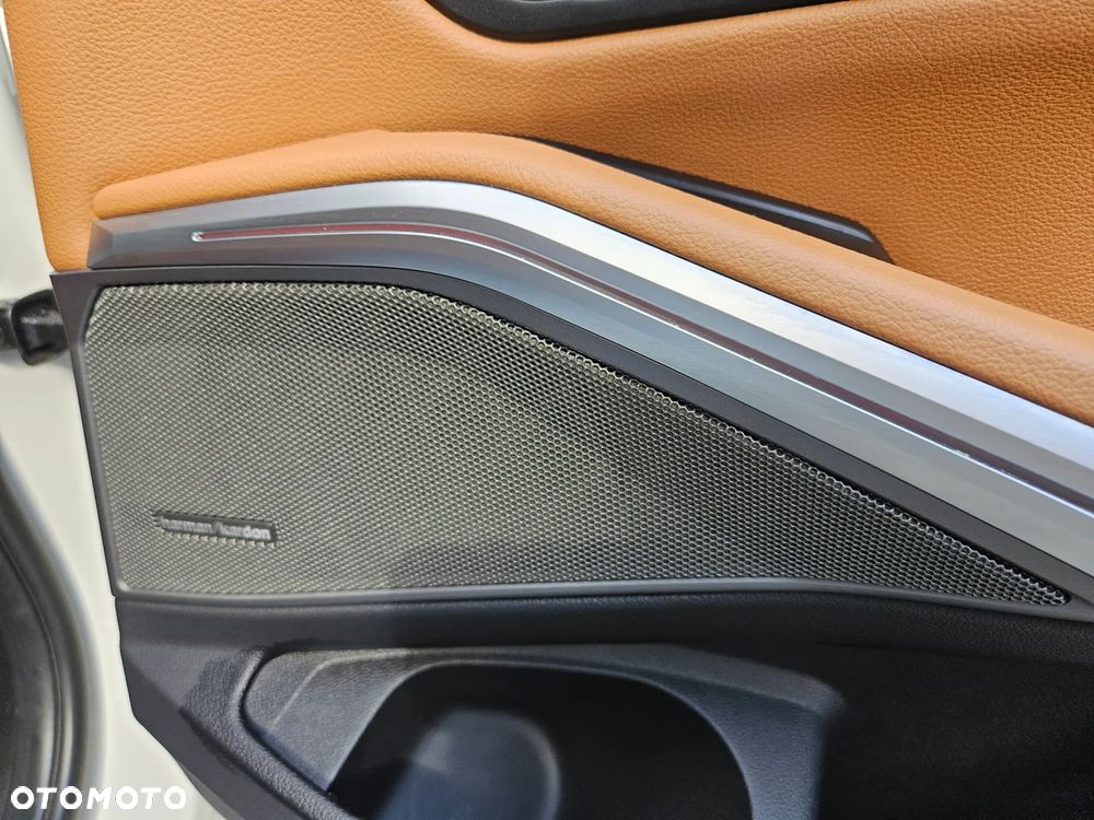 BMW Seria 3 M340i xDrive - 24