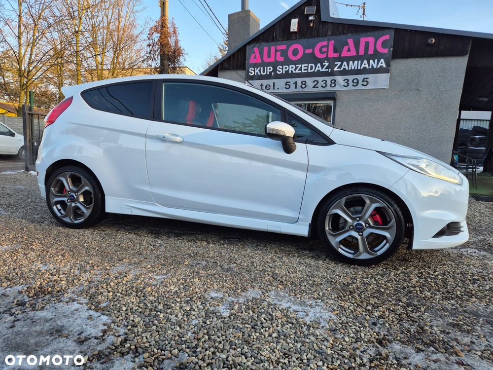 Ford Fiesta 1.6 EcoBoost mit Leder-Sport-Paket ST - 26