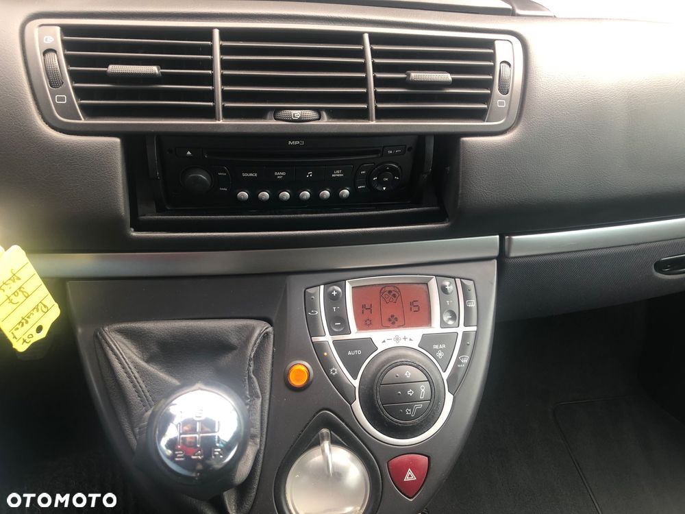 Citroën C8 2.0 16V Style - 11