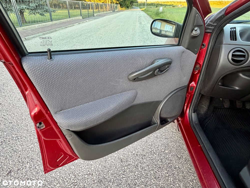 Fiat Punto 1.2 8V Active Premius - 21
