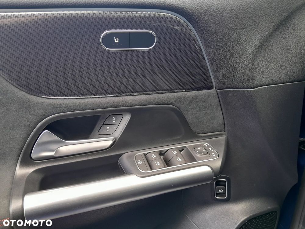 Mercedes-Benz GLA 200 AMG Line - 16