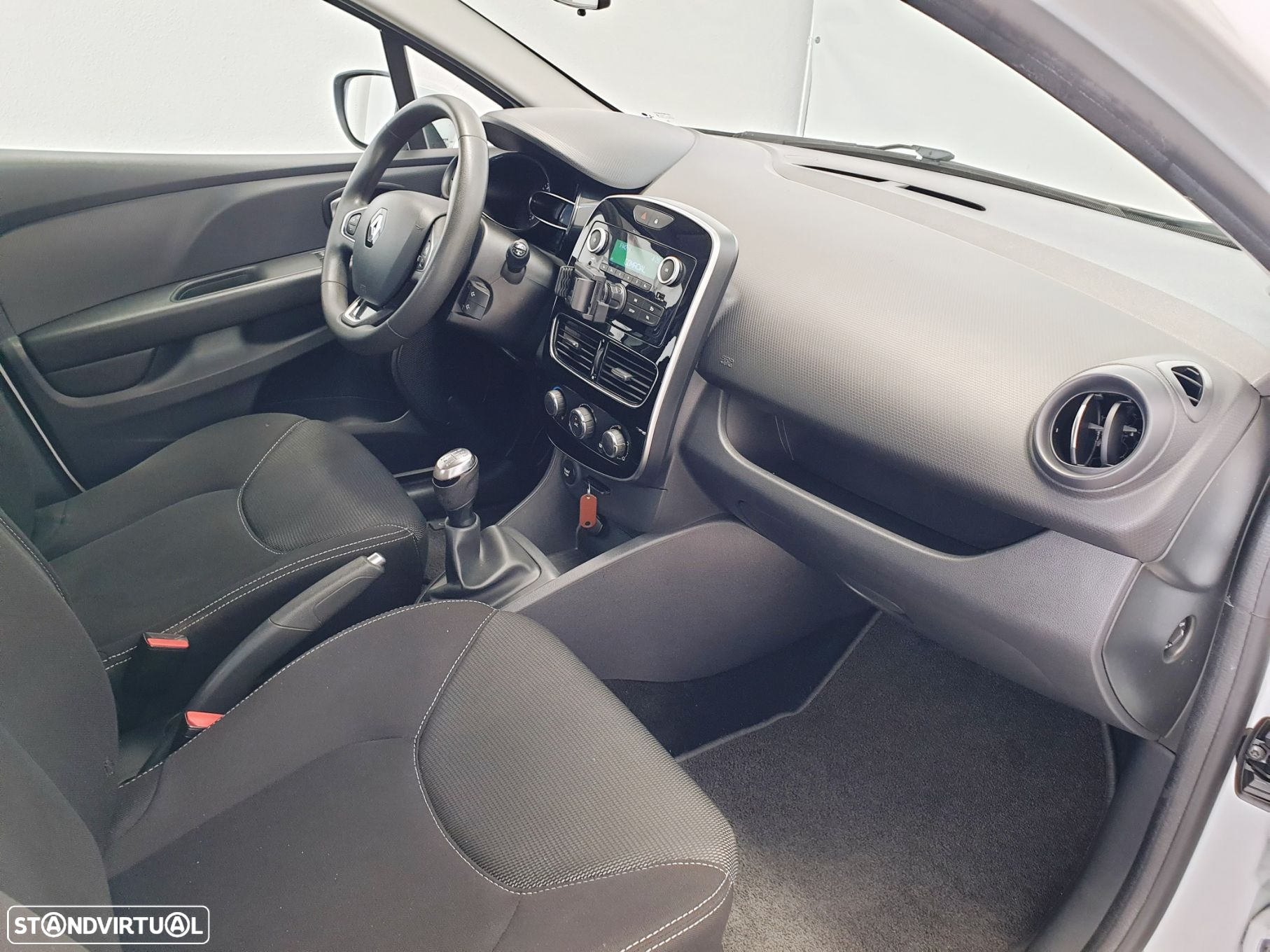 Renault Clio 1.5 dCi Zen - 23