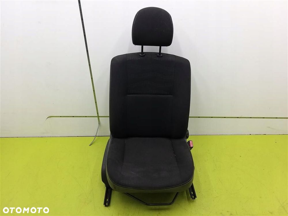 Fotel Przedni prawy Dacia Sandero I 2008-2012 - 1
