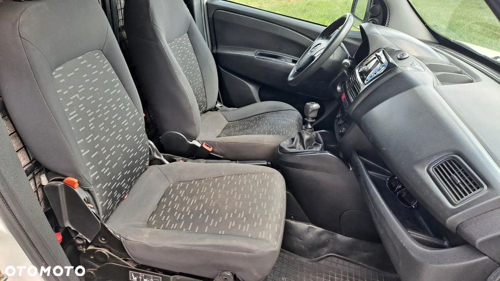 Opel COMBO - 18