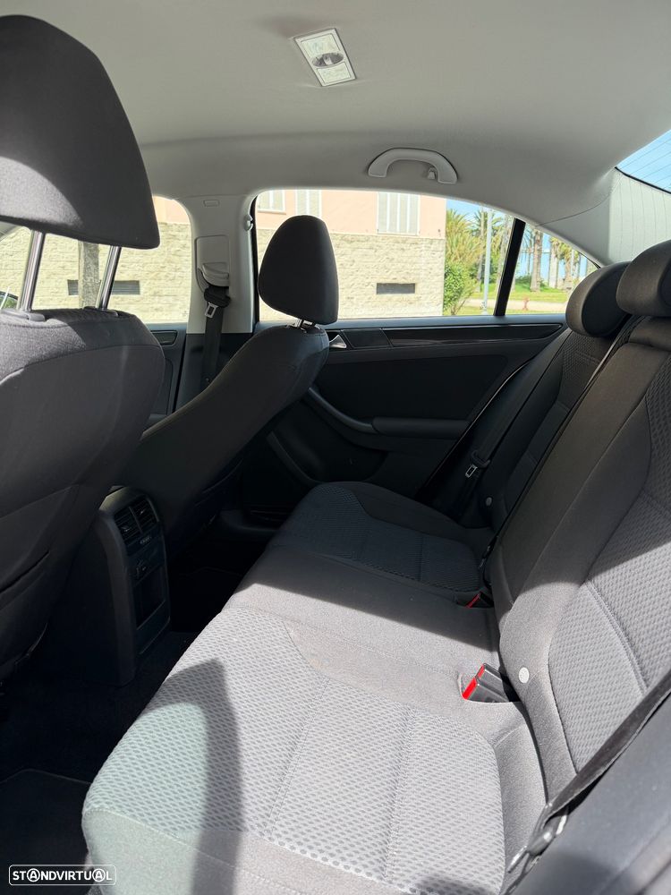 VW Jetta 1.2 TSi Comfortline - 5