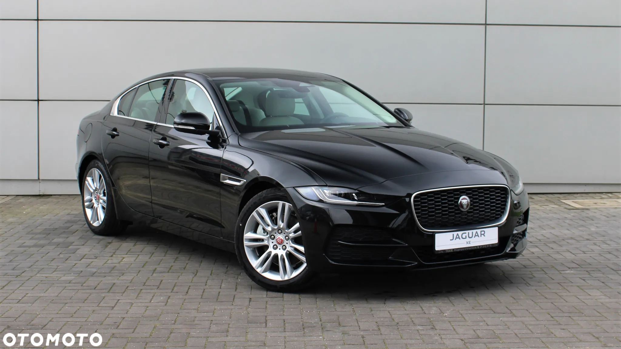 Jaguar XE - 2
