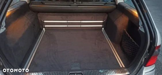 Mercedes-Benz Klasa E - 33