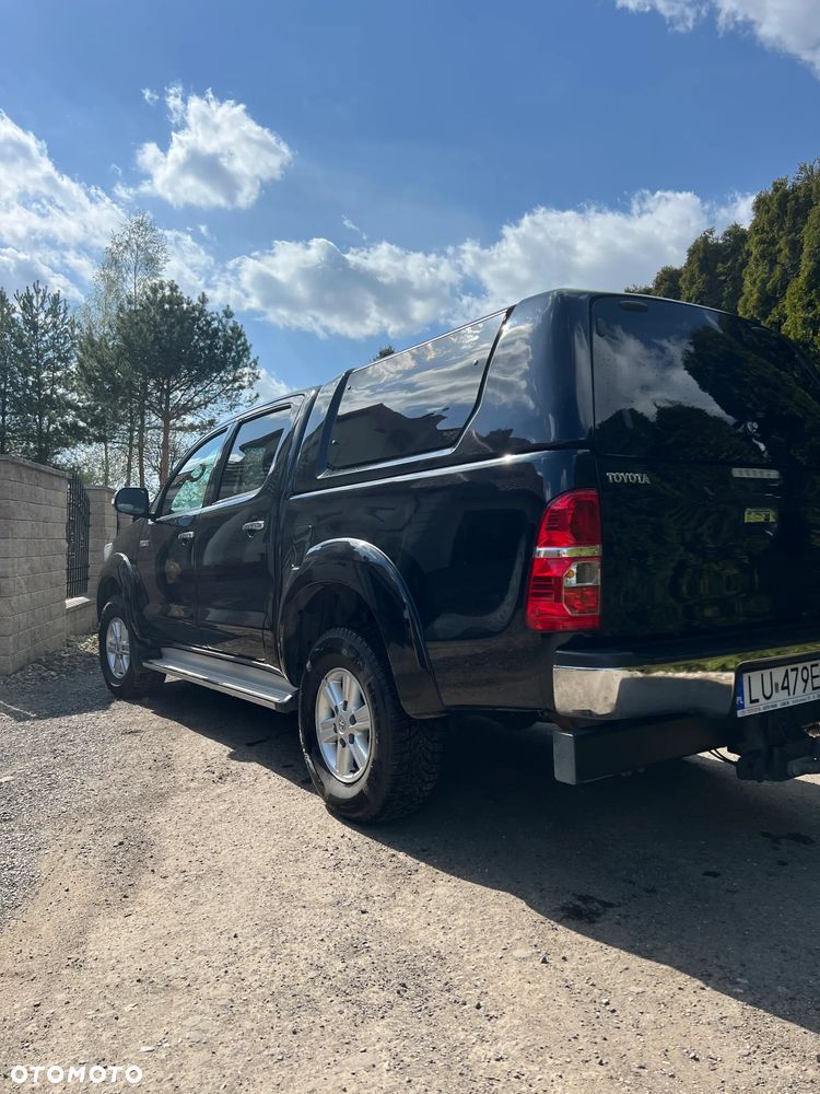 Toyota Hilux 2.5 D-4D SR - 10