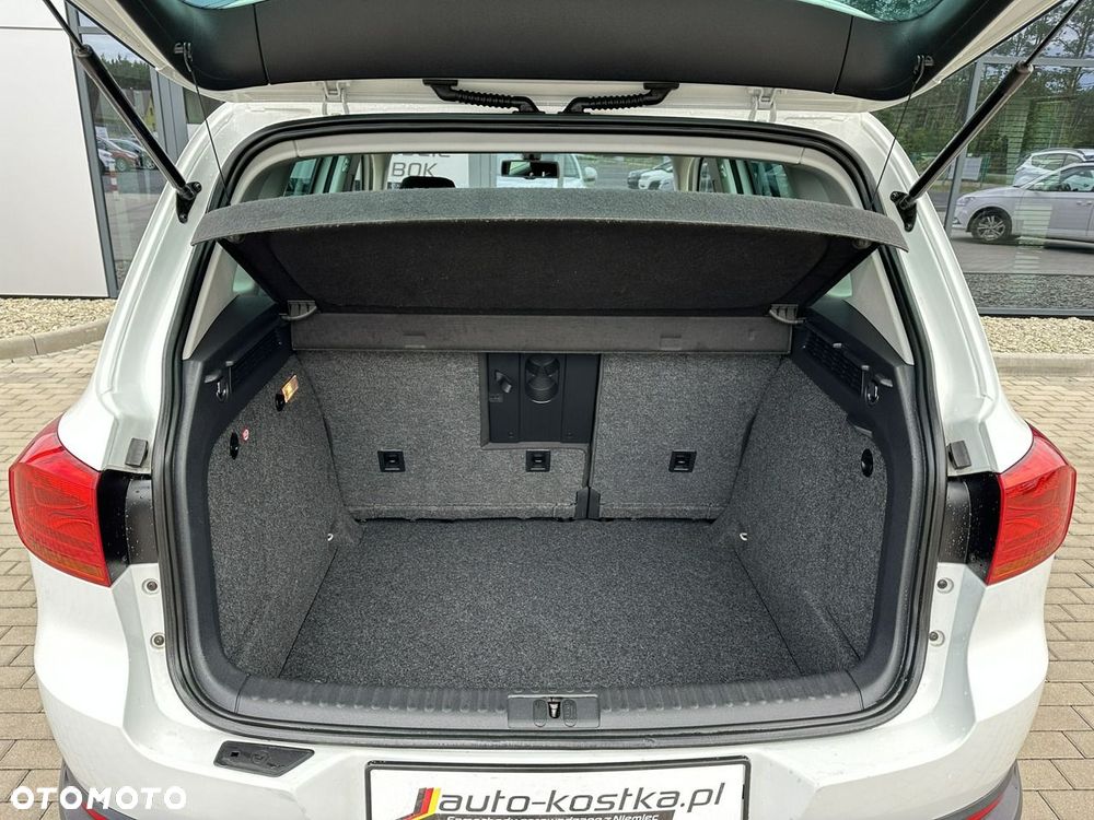 Volkswagen Tiguan 2.0 TDI DPF BlueMotion Technology Sport & Style - 32