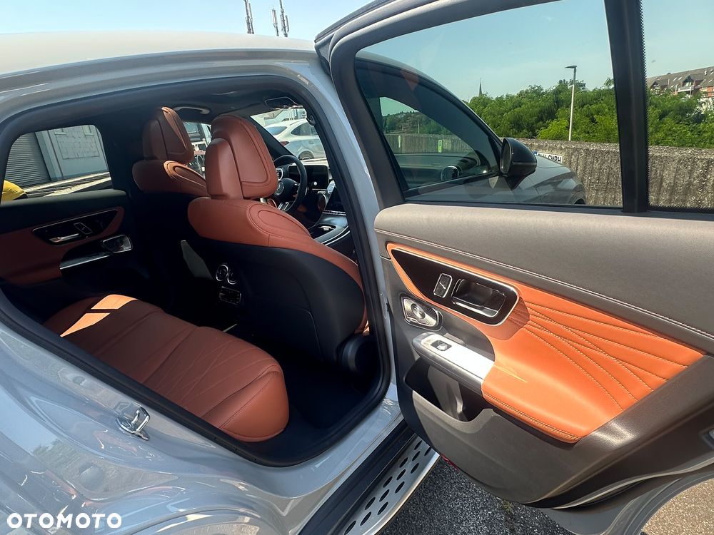 Mercedes-Benz GLC 300 de 4-Matic AMG Line - 23