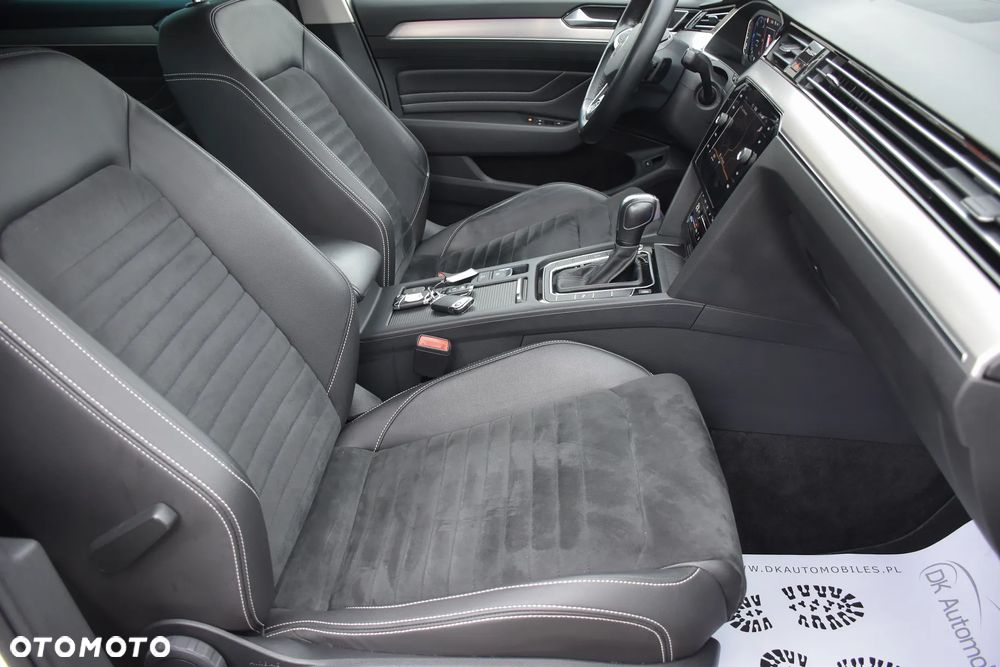 Volkswagen Passat 2.0 TDI SCR DSG 4Motion Elegance - 25