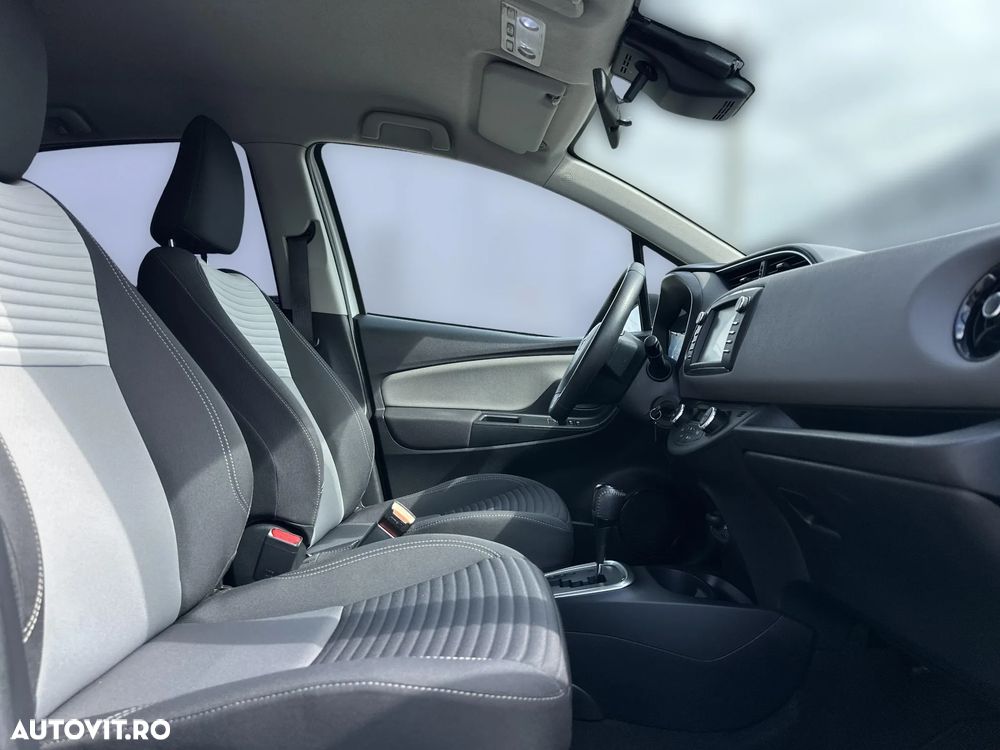 Toyota Yaris - 12