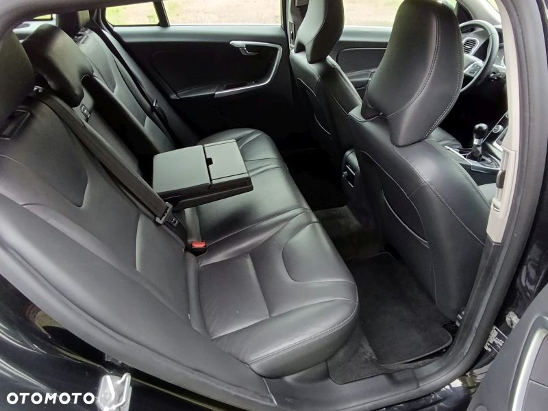 Volvo V60 D3 Summum - 10